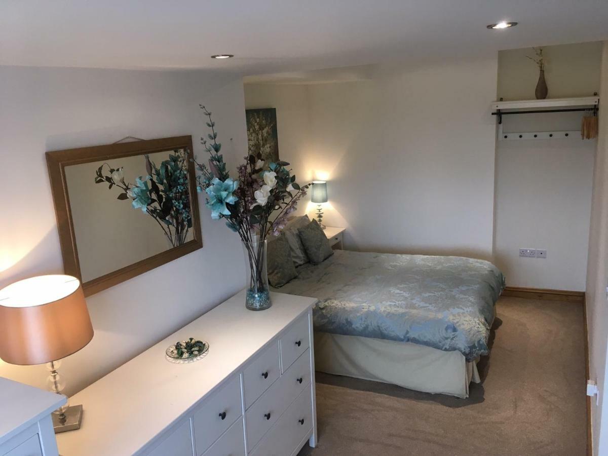 Crud Yr Awel Apartment Y Felinheli ภายนอก รูปภาพ